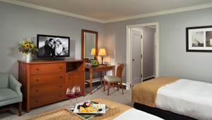 Gideon Putnam Deluxe guestroom with 2 Queen Beds